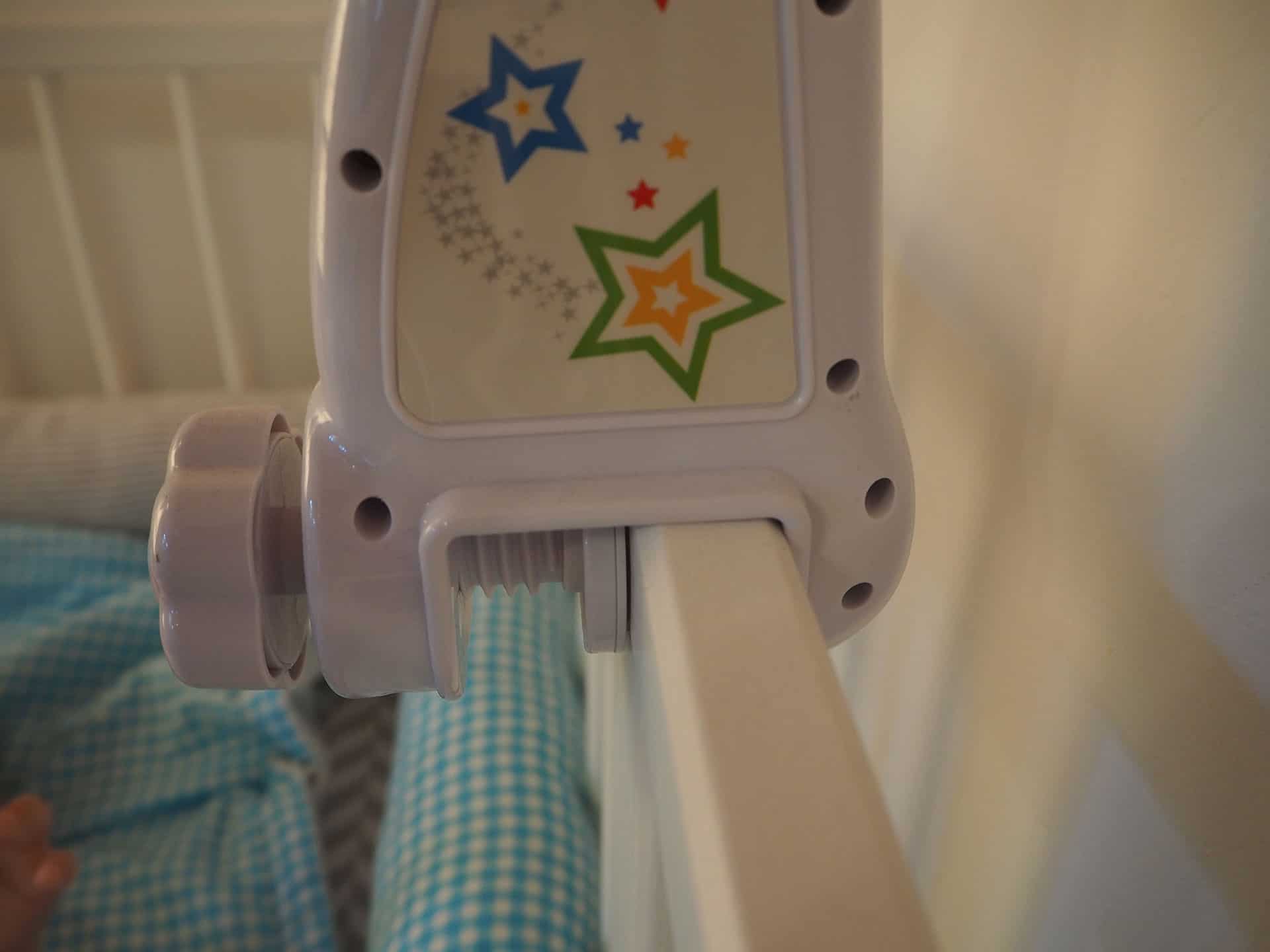 Befestigung der Nuby Mobile